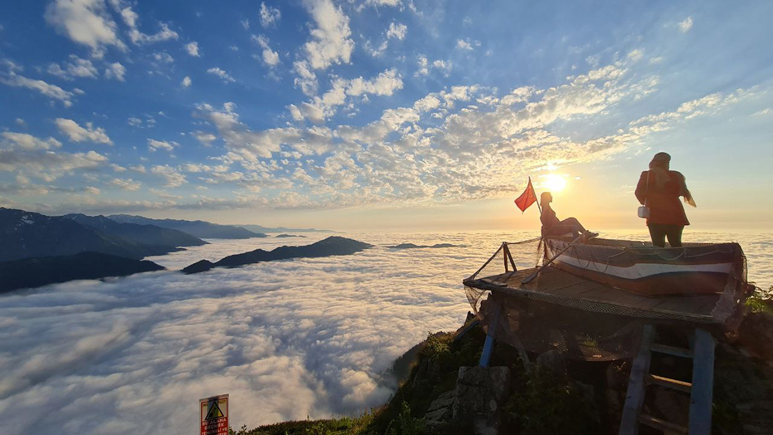 Huser Yaylası Günbatımı Turu